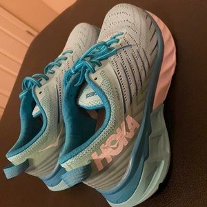 Hoka Arahi 4 Women’s Running Shoes size 9